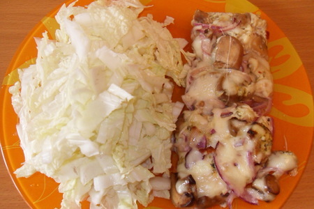 Курица, запеченная с грибами