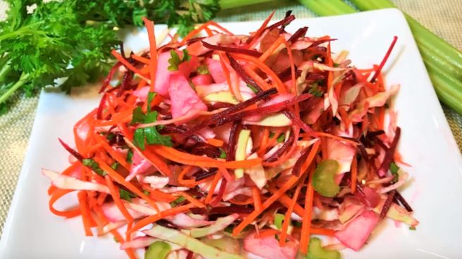 салат из свежей свеклы и моркови