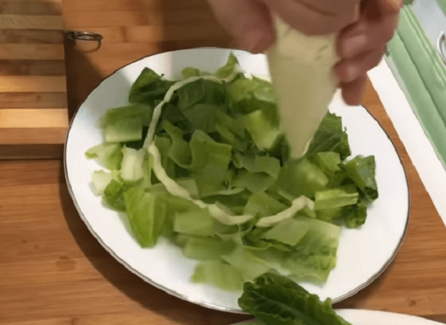 Салат Цезарь – классические простые рецепты в домашних условиях