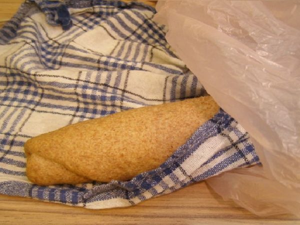 Хлеб в полотенце