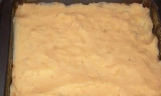 разложить картофельное пюре