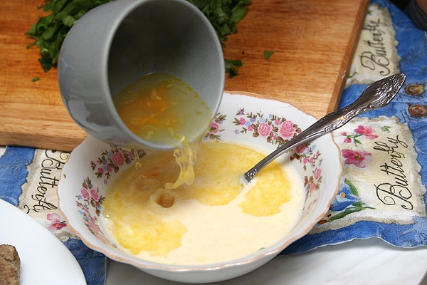 Щавелевый суп — 7 классических рецептов супа с яйцом этап 43