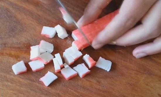 нарезать палочки кубиками