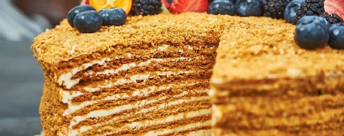 Классический торт медовик – 10 простых рецептов пошагово с фото