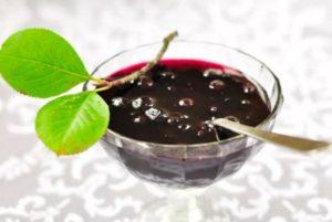 ТОП 4 рецепта приготовления варенья из черноплодки с вишневыми листьями на зиму