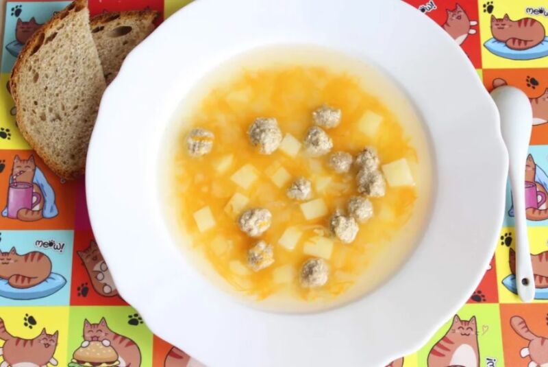 Суп с фрикадельками для детей