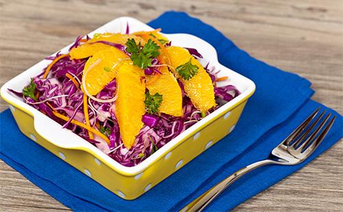 13 рецептов салатов с красной капустой: как смягчить, и с чем скомбинировать