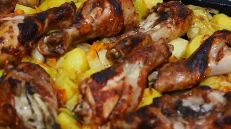 Куриные ножки с картошкой в духовке — самый вкусный рецепт на противне