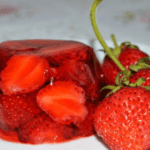 Желе из клубники — подборка простых рецептов из ягод
